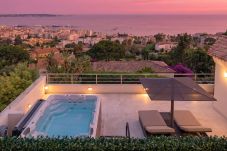 Villa à Vallauris - VILLA CURIEUSE 