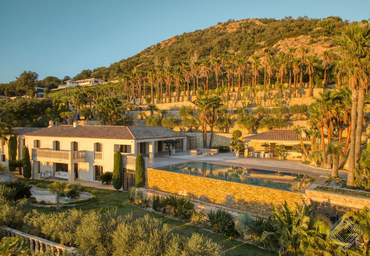 Villa à Grimaud - VILLA TROPEZIA
