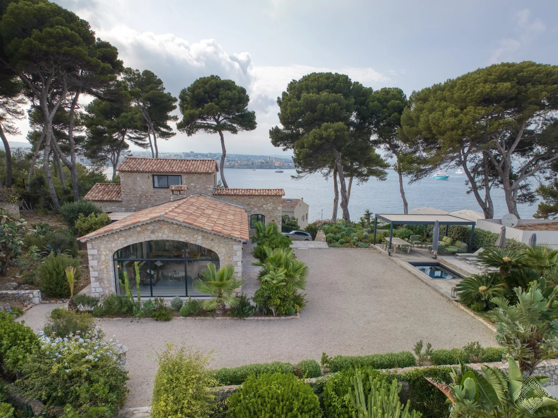 Villa/Dettached house in Antibes - VILLA ALBA