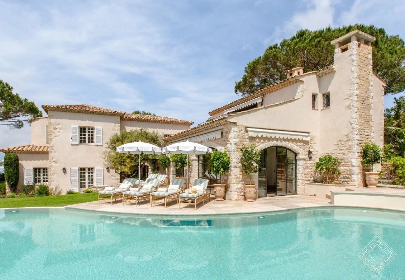 Villa in Antibes - VILLA ROSALYA