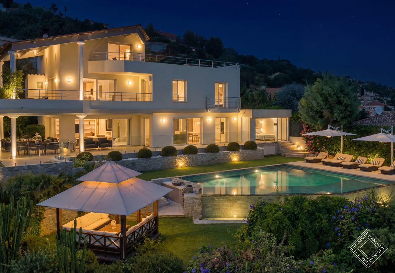 Villa in Vallauris - VILLA CURIEUSE 
